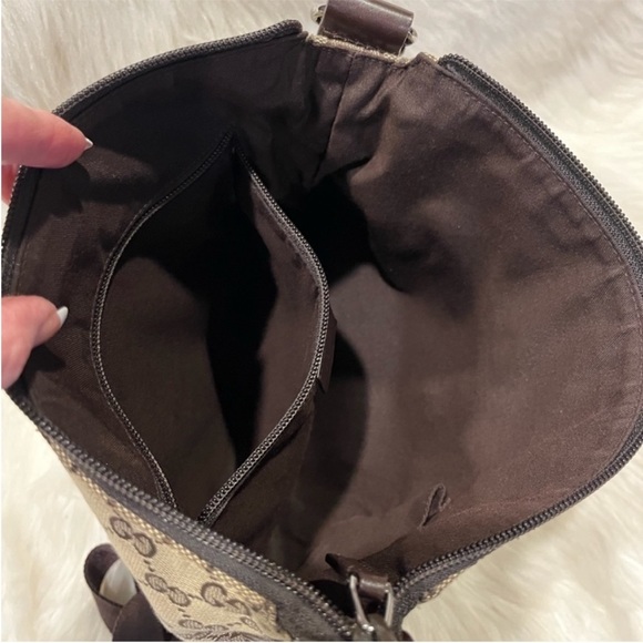 Authenticated Gucci Sherry Messenger Crossbody Shoulder Bag Tote Purse - Picture 9 of 15